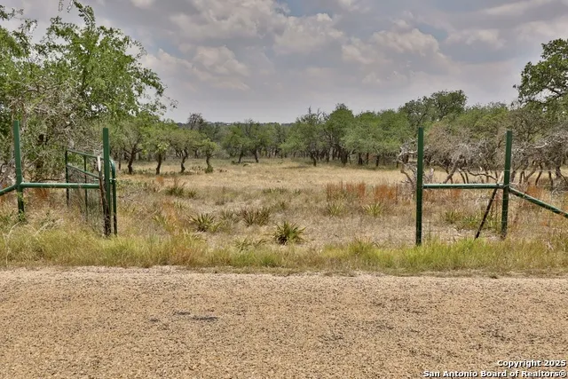 25 Dallas Josie Rd Harper, TX 78631