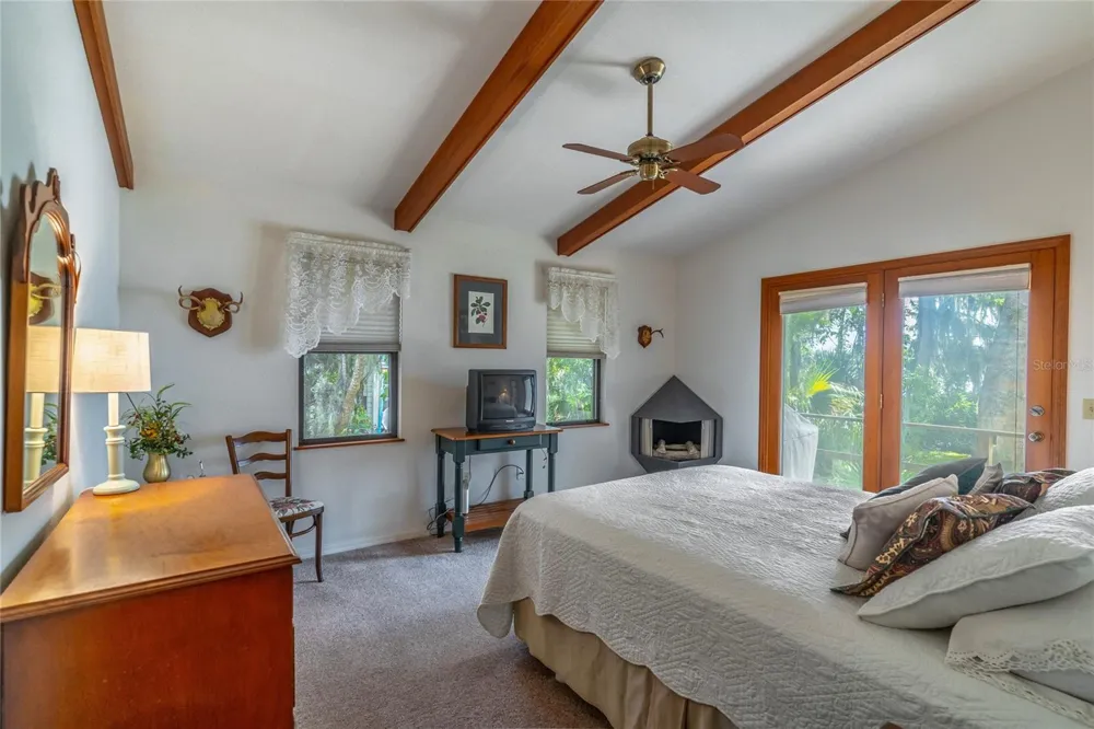 121 LAKE GEORGE DRIVE Georgetown, FL 32139