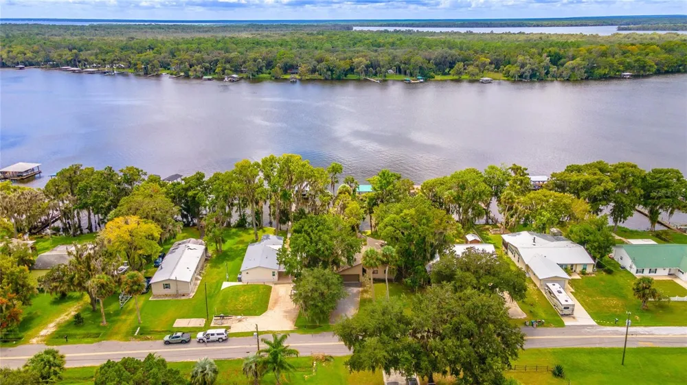 121 LAKE GEORGE DRIVE Georgetown, FL 32139