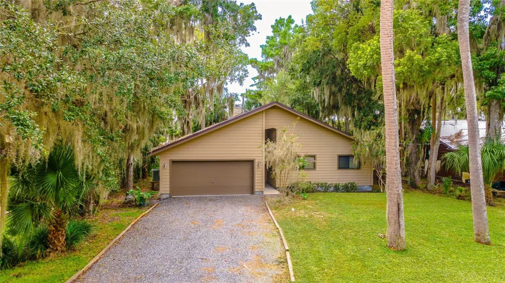 121 LAKE GEORGE DRIVE Georgetown, FL 32139