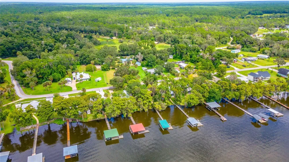 121 LAKE GEORGE DRIVE Georgetown, FL 32139