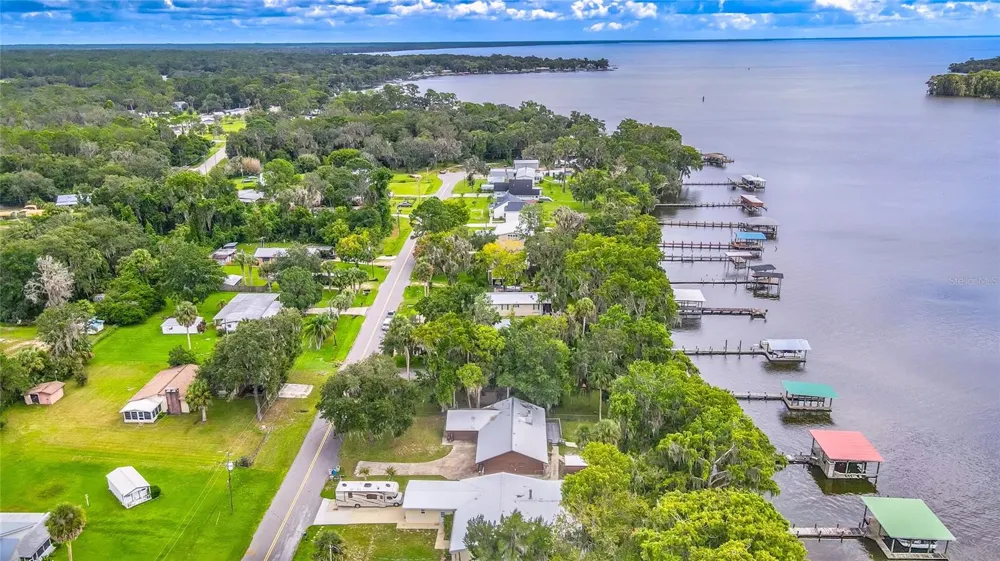 121 LAKE GEORGE DRIVE Georgetown, FL 32139