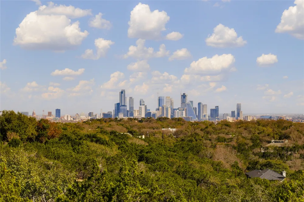 201 Buckeye Trail West Lake Hills, TX 78746