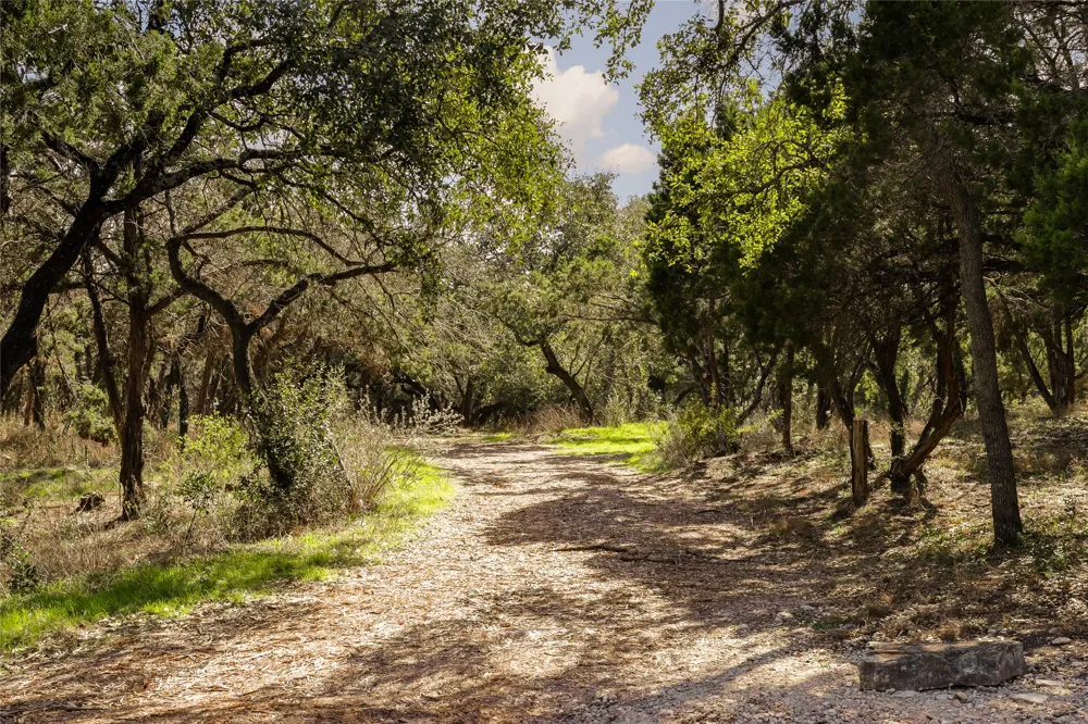 201 Buckeye Trail West Lake Hills, TX 78746