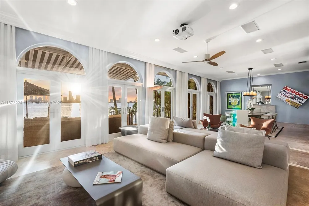 814 W Dilido Dr Miami Beach, FL 33139