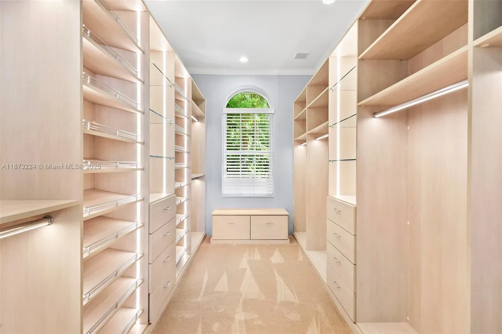 814 W Dilido Dr Miami Beach, FL 33139