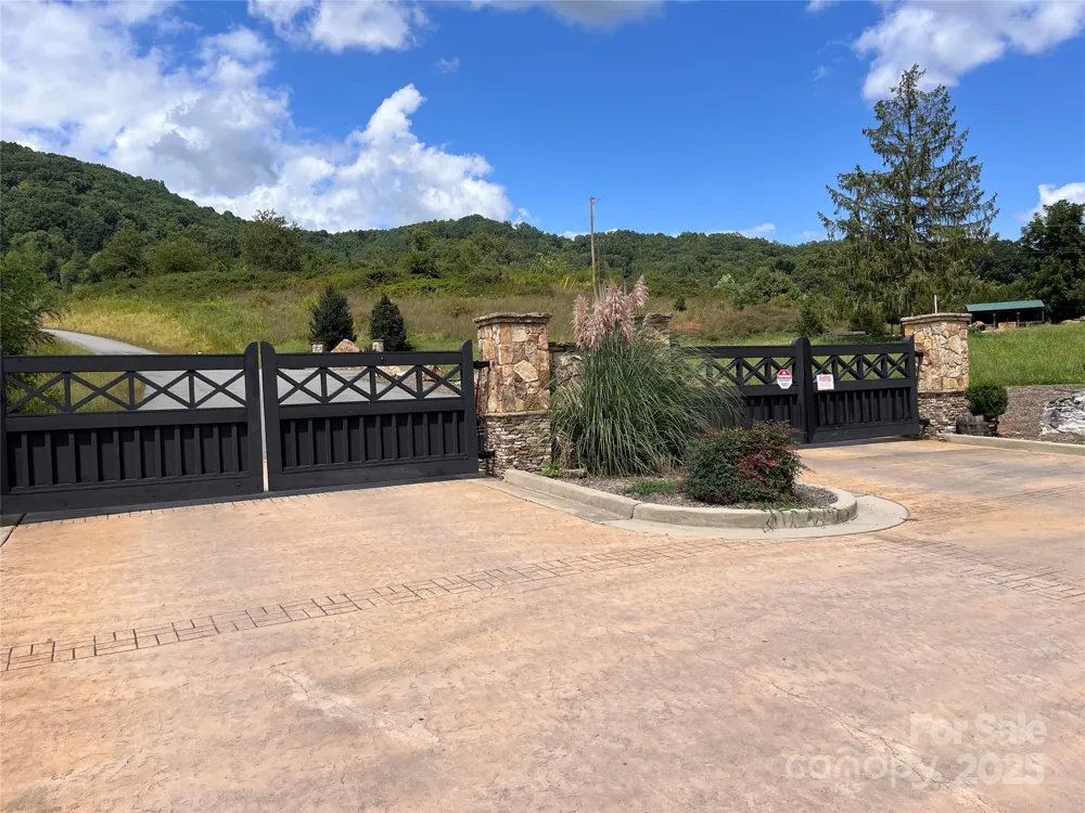 4 Summit View Drive #4 Canton, NC 28716