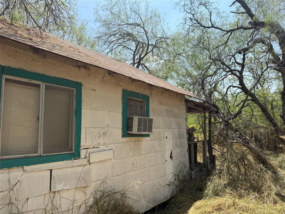 301 E County Road 2280 Riviera, TX 78379