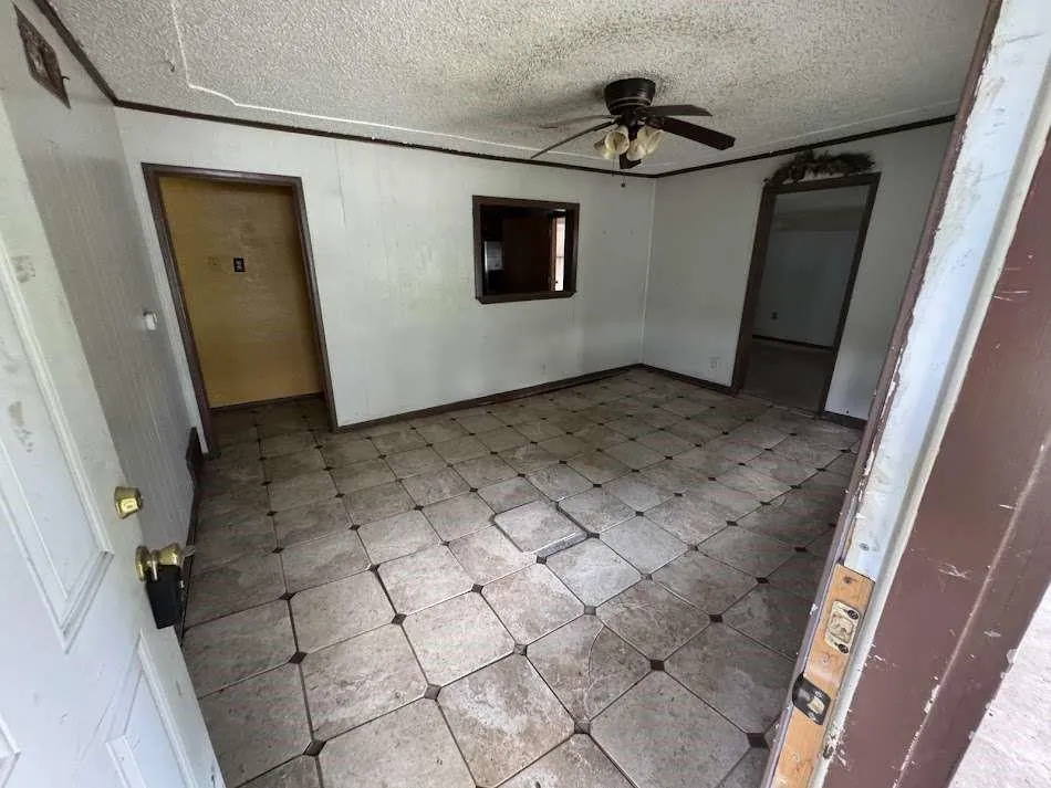 905 Euclid Street Cleburne, TX 76033