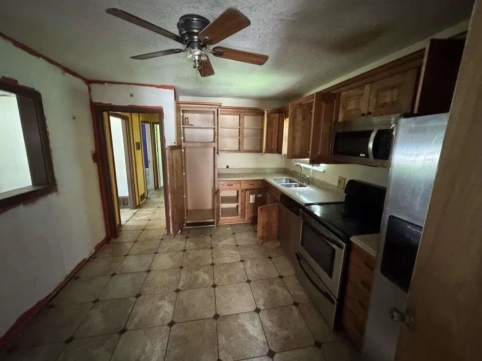 905 Euclid Street Cleburne, TX 76033