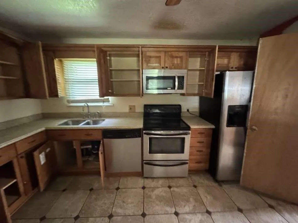 905 Euclid Street Cleburne, TX 76033