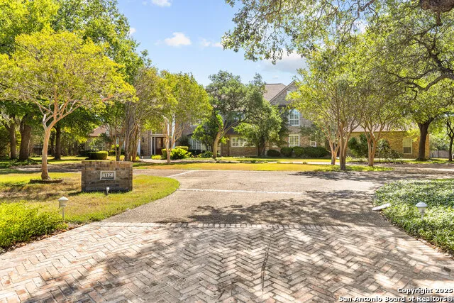 112 Canter Gait Shavano Park, TX 78231