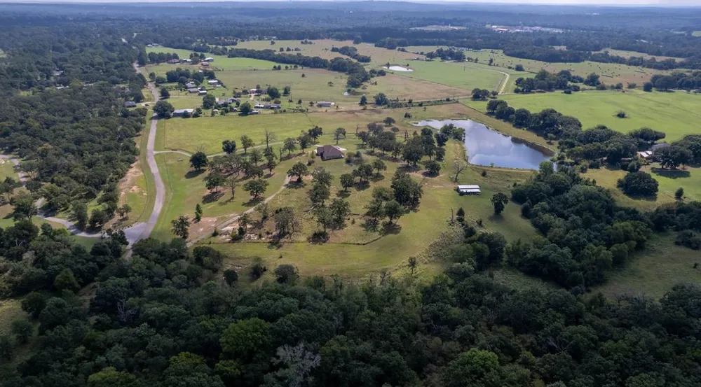 4149 An County Road 2202 Palestine, TX 75803