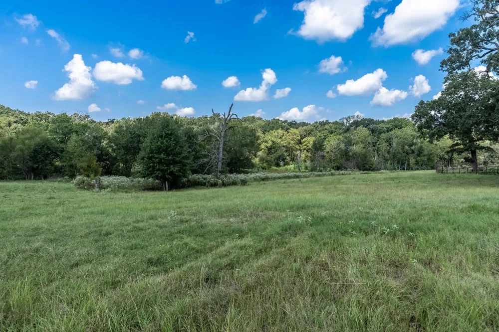 4149 An County Road 2202 Palestine, TX 75803