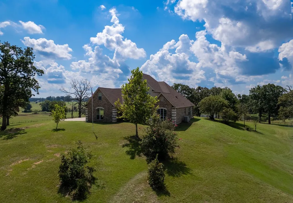 4149 An County Road 2202 Palestine, TX 75803