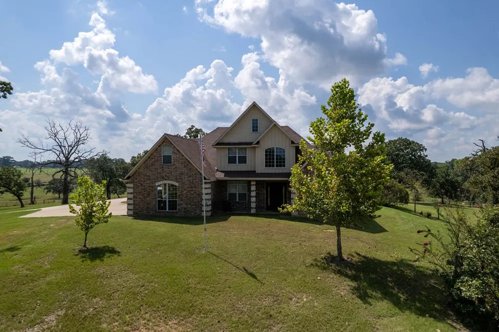 4149 An County Road 2202 Palestine, TX 75803