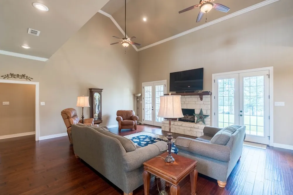4149 An County Road 2202 Palestine, TX 75803