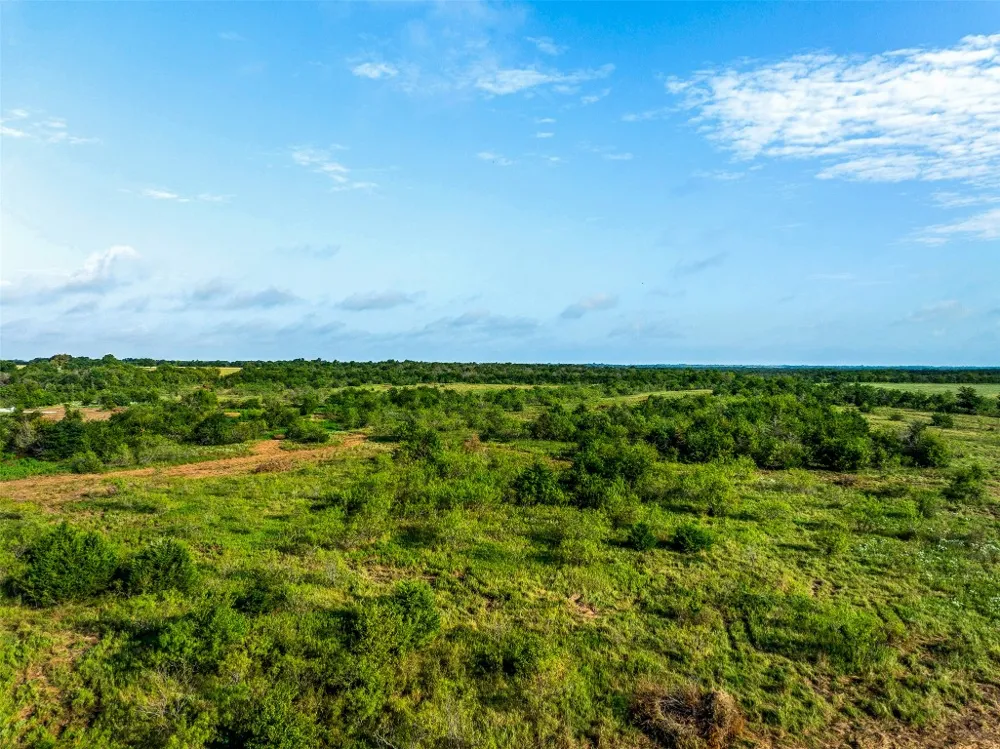 3 LCR 392 Groesbeck, TX 76642