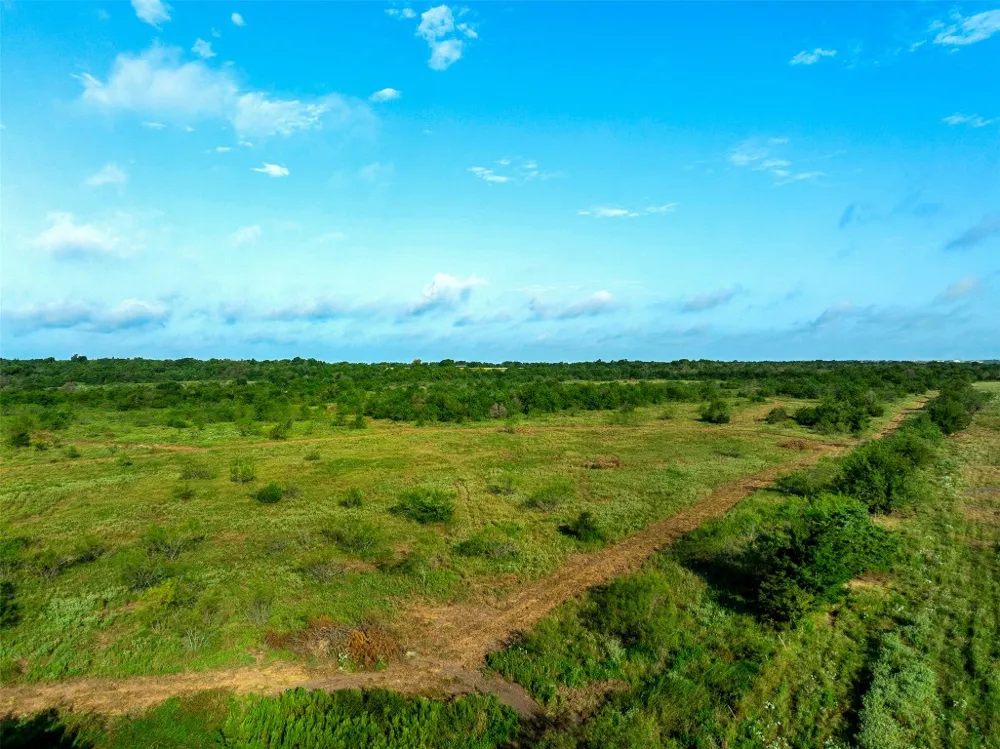 3 LCR 392 Groesbeck, TX 76642