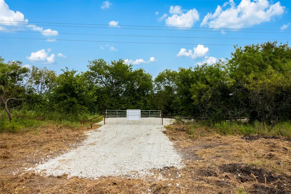 LCR 392 Groesbeck, TX 76642