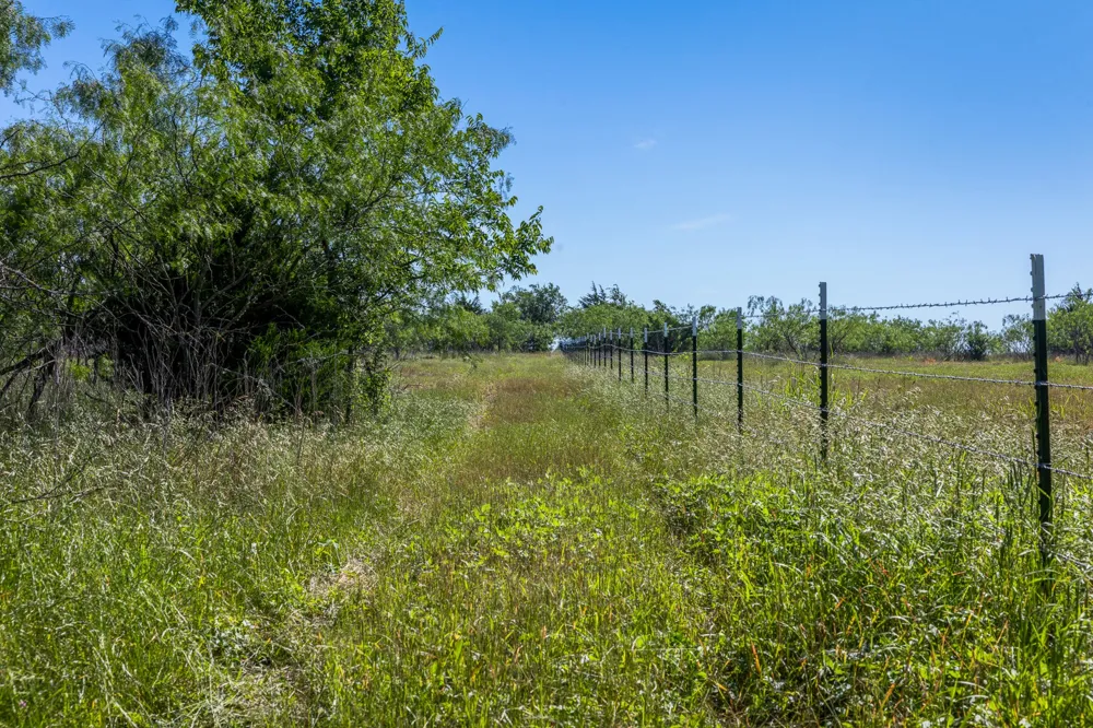 LCR 392 Groesbeck, TX 76642