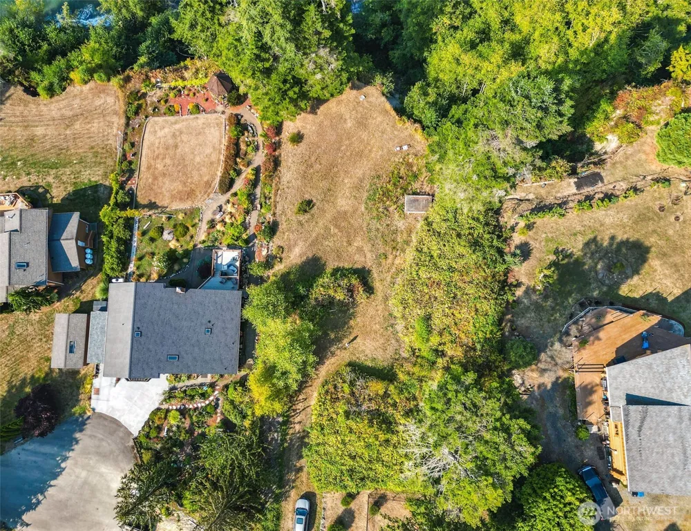 5688 NE Twin Spits Road Hansville, WA 98340