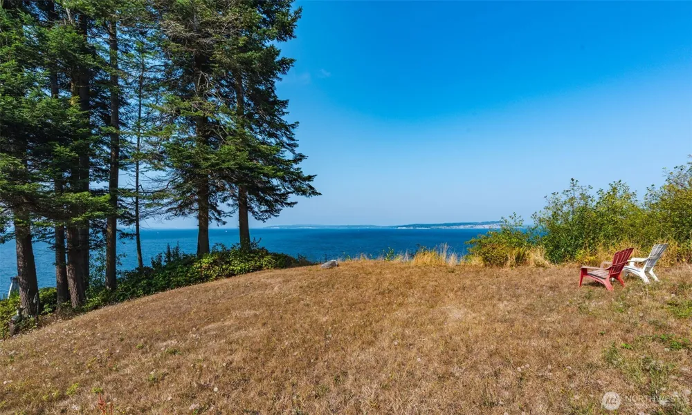 5688 NE Twin Spits Road Hansville, WA 98340