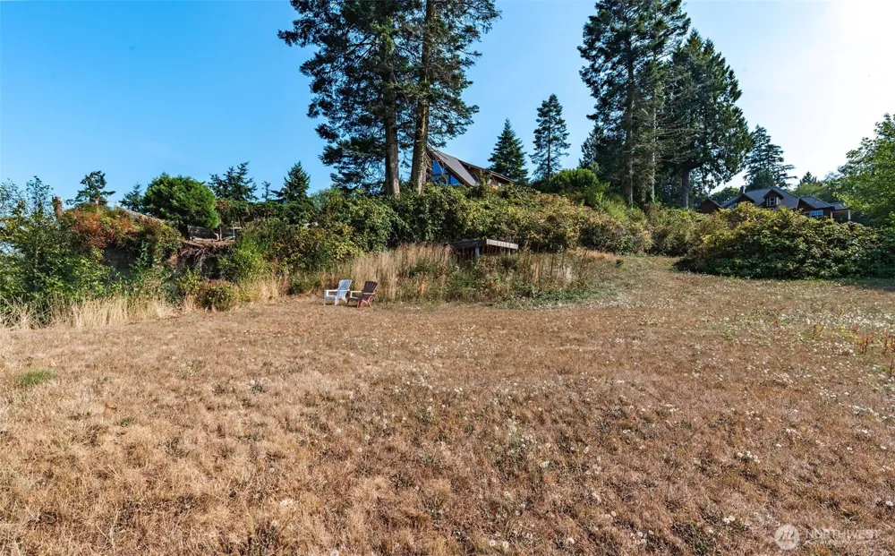 5688 NE Twin Spits Road Hansville, WA 98340