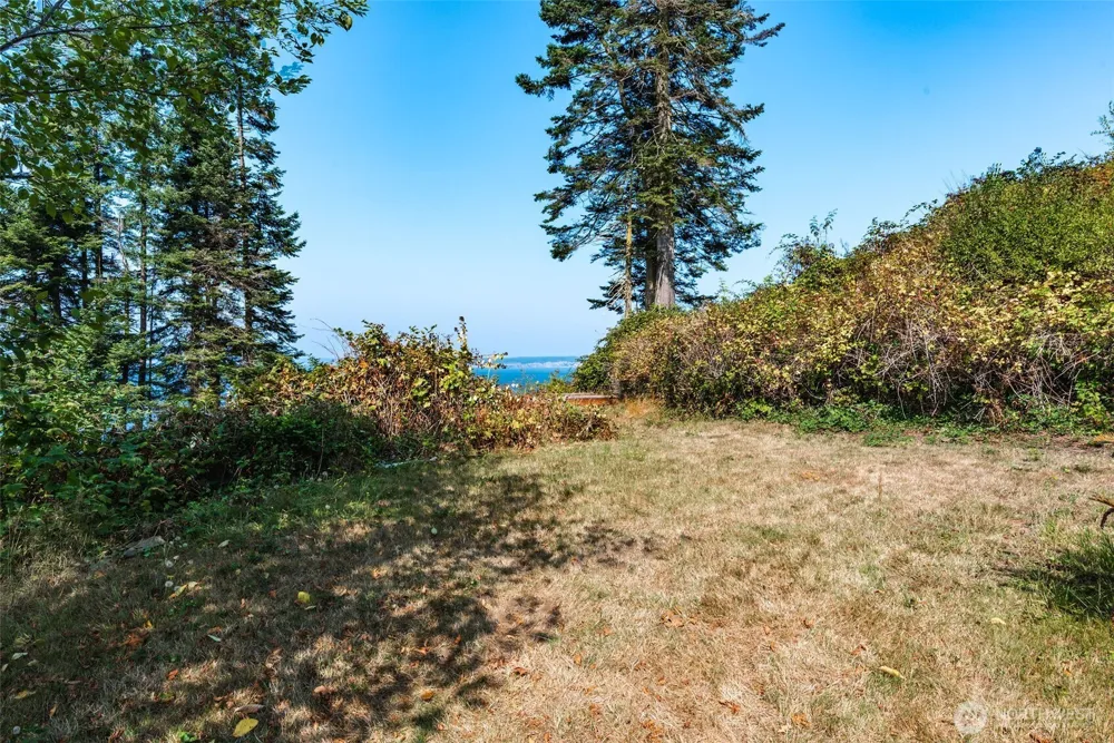 5688 NE Twin Spits Road Hansville, WA 98340