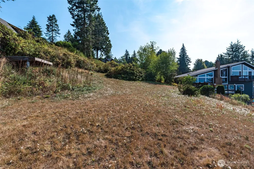 5688 NE Twin Spits Road Hansville, WA 98340