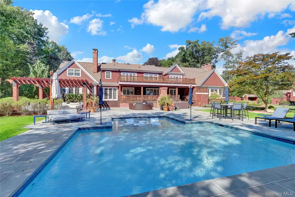 63 Dyke Road Setauket, NY 11733