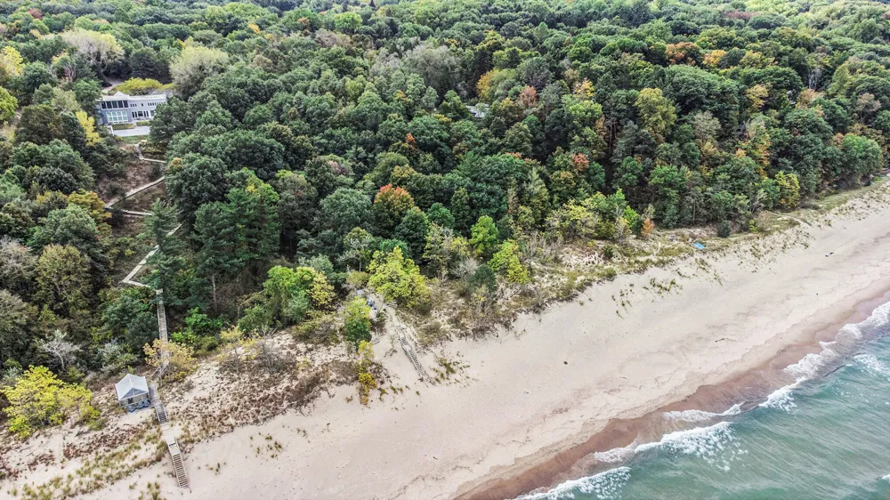 24 Dune Road Harbert, MI 49115