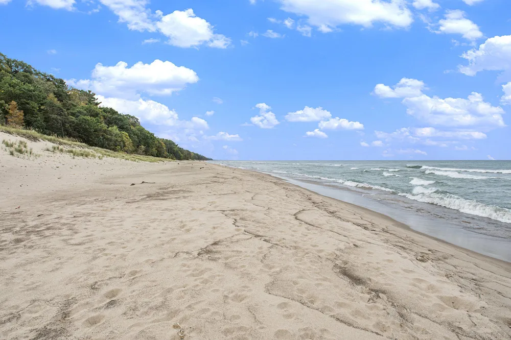 24 Dune Road Harbert, MI 49115