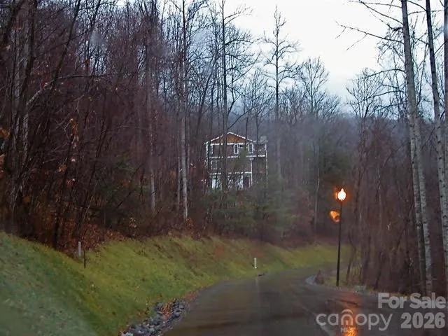 52 Hope View Road Swannanoa, NC 28778