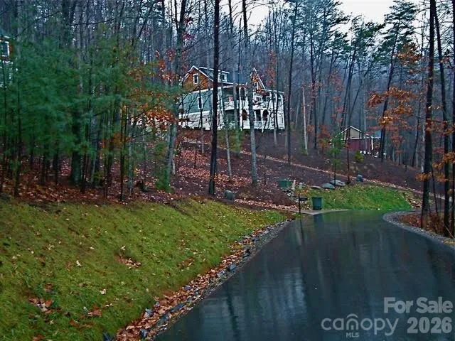 52 Hope View Road Swannanoa, NC 28778