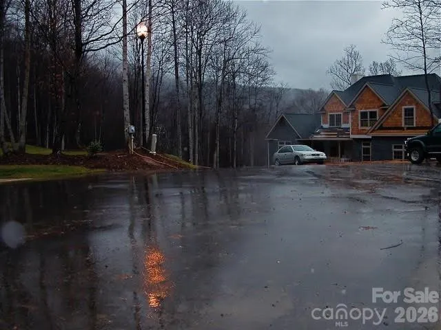 52 Hope View Road Swannanoa, NC 28778
