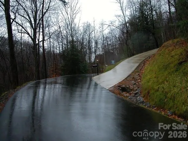 52 Hope View Road Swannanoa, NC 28778