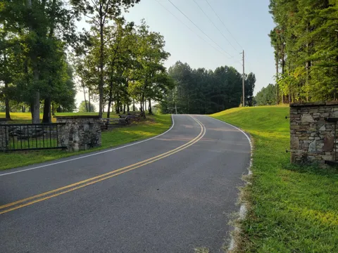 Browns Trace Road