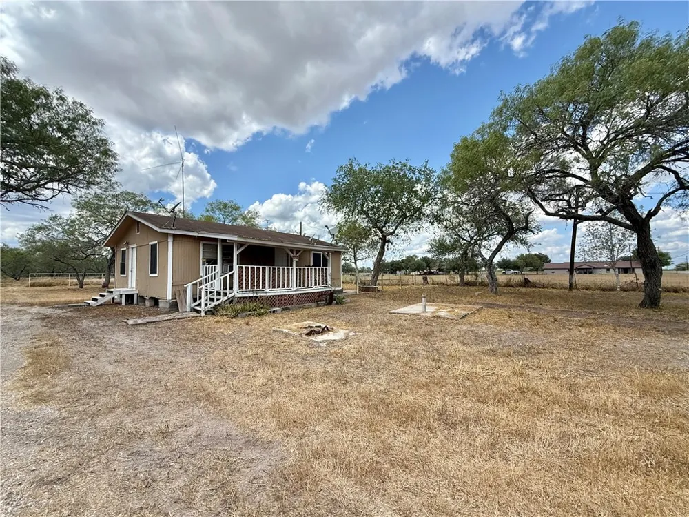 147 County Road 153 Alice, TX 78332