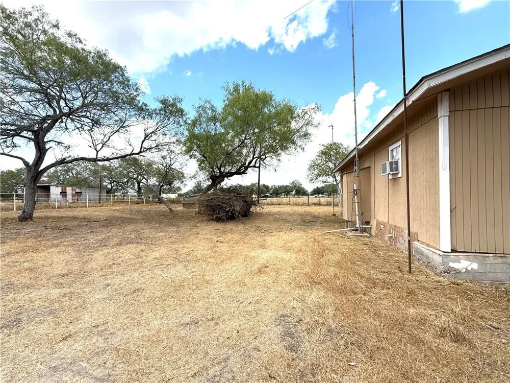 147 County Road 153 Alice, TX 78332