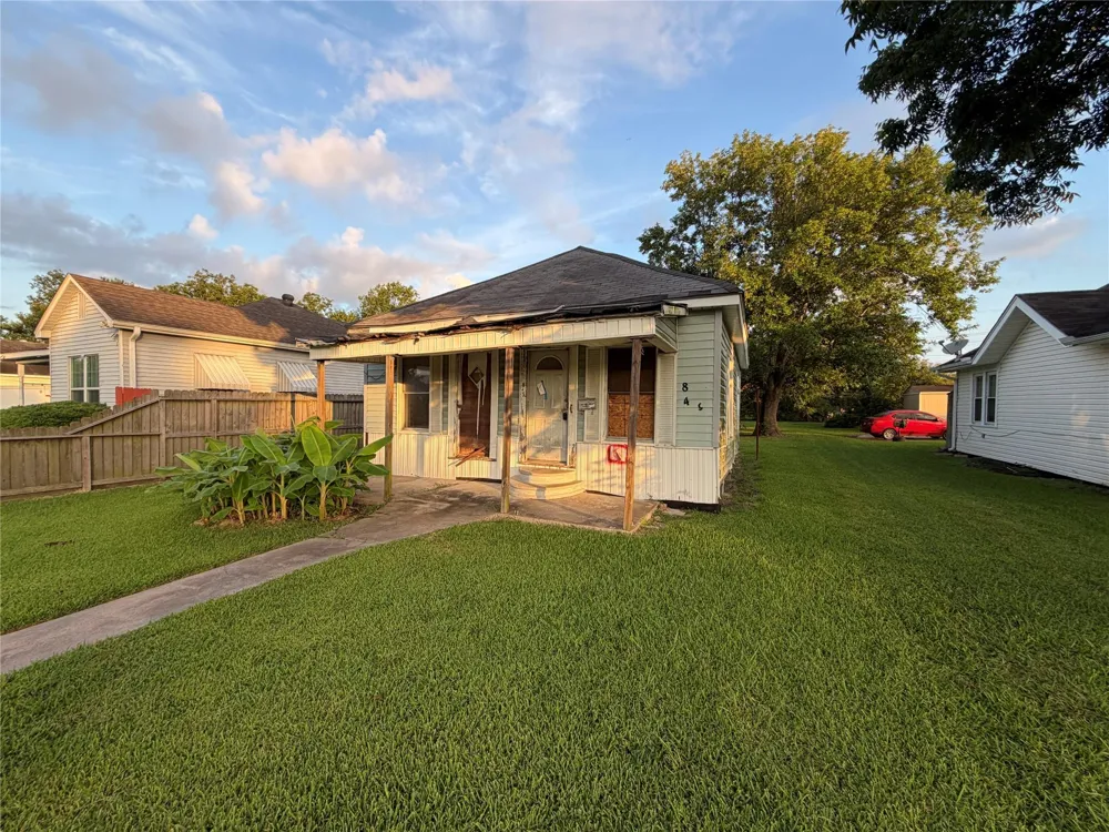 845 13th Street Port Arthur, TX 77640