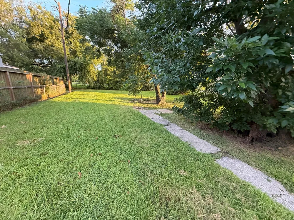845 13th Street Port Arthur, TX 77640