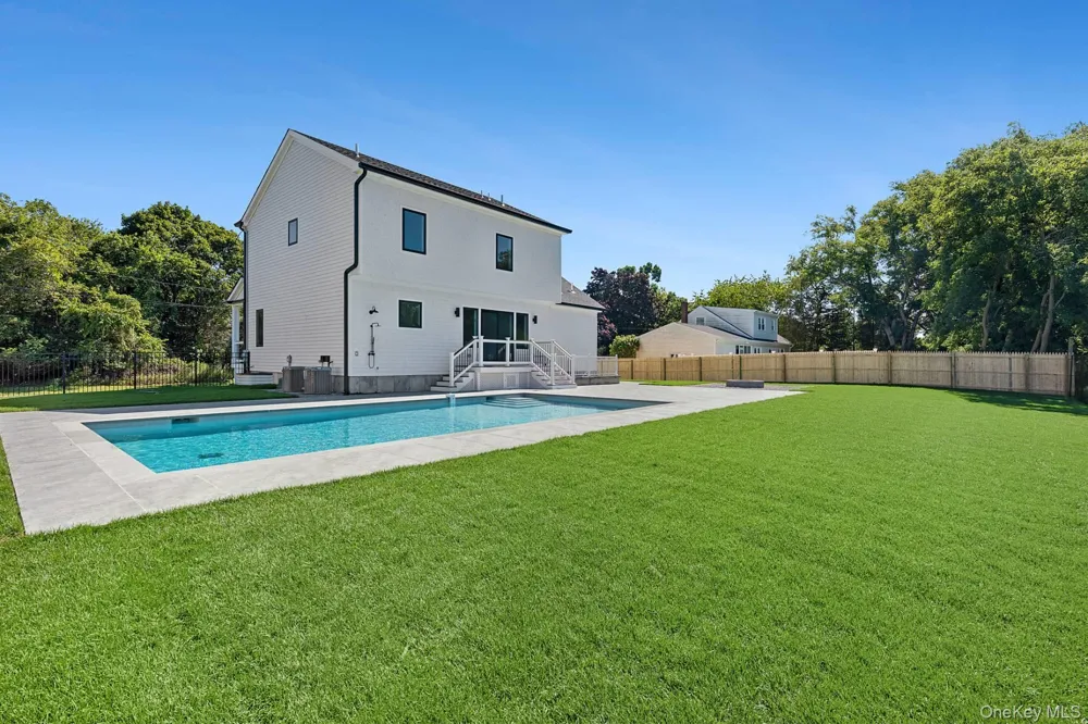 1900 Gillette Drive East Marion, NY 11939