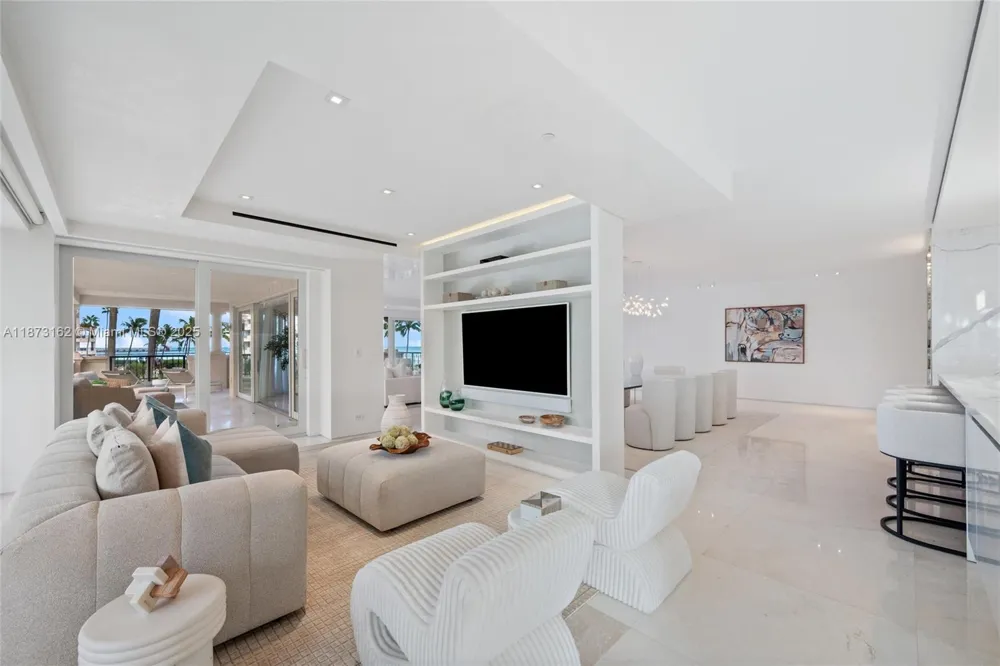 7921 Fisher Island Dr #7921 Miami Beach, FL 33109