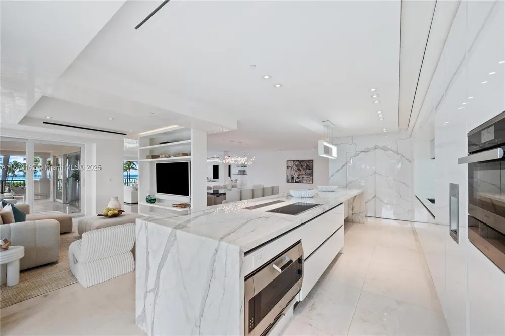 7921 Fisher Island Dr #7921 Miami Beach, FL 33109