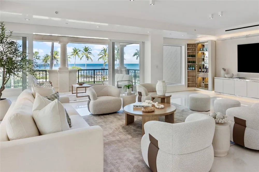 7921 Fisher Island Dr #7921 Miami Beach, FL 33109