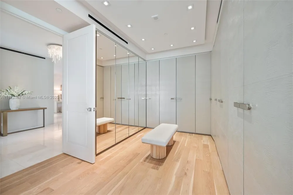 7921 Fisher Island Dr #7921 Miami Beach, FL 33109