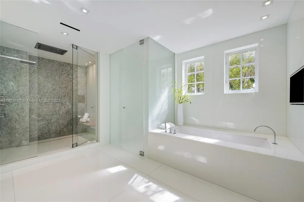 7921 Fisher Island Dr #7921 Miami Beach, FL 33109