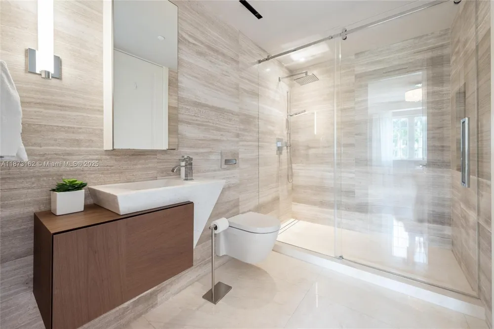 7921 Fisher Island Dr #7921 Miami Beach, FL 33109