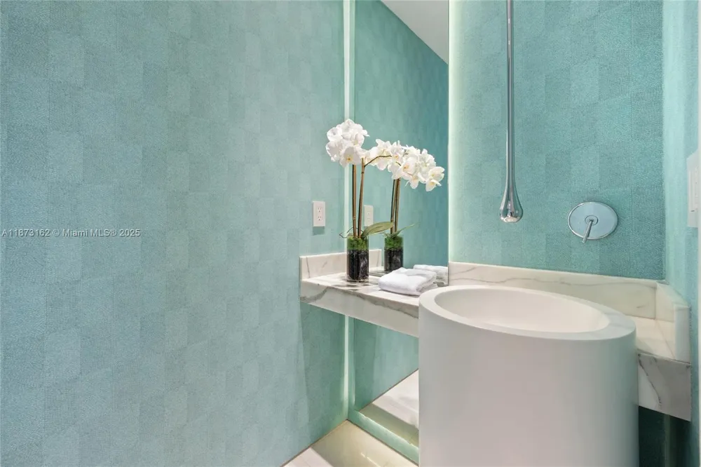 7921 Fisher Island Dr #7921 Miami Beach, FL 33109